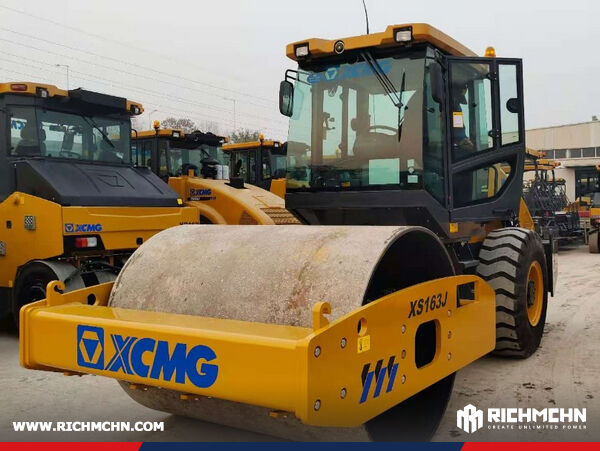 20221226_Kenya 1 XCMG Road Roller XS163J (2).jpg