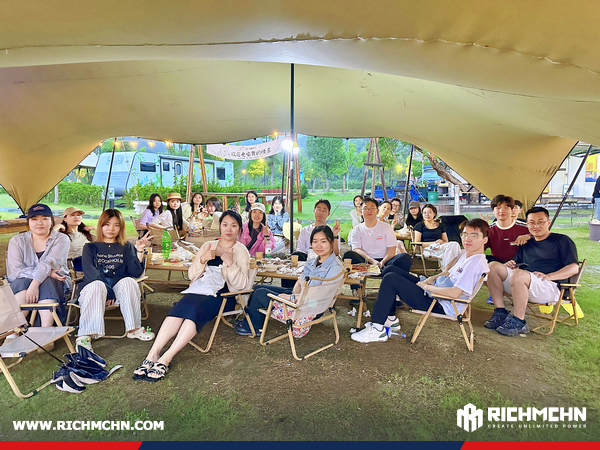 RICHMCHN Team Enjoys Coastal Retreat in Xiangshan