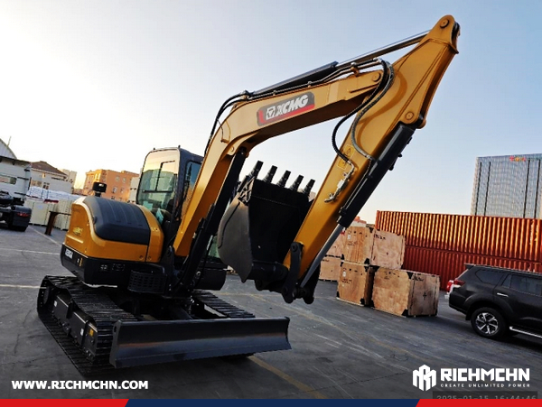 Philippines - 1 Unit XCMG XE60GA Excavator & 1 Unit ZOOMLION FD50 Forklift