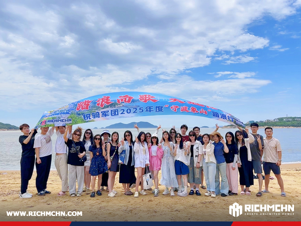 RICHMCHN Team Enjoys Coastal Retreat in Xiangshan