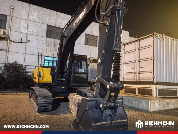 Algeria - 2 Units HYUNDAI HX340HD & 1 Unit HYUNDAI HX220HD Crawler Excavator