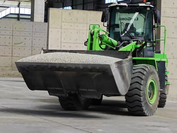 LIUGONG Delivers First Autonomous Electric Loader in Anhui