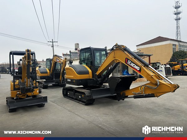 El Salvador - 2 Units XCMG GR2205T Motor Graders & XE60GA & XE17U Crawler Excavators