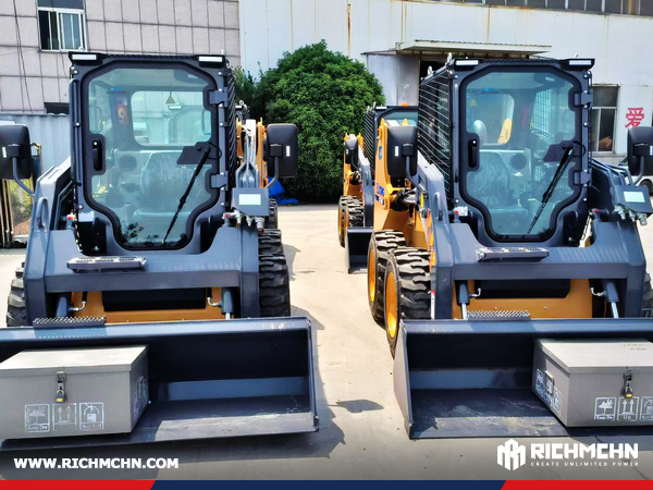 El Salvador - 4 Units XCMG XC740K Skid Steer Loaders