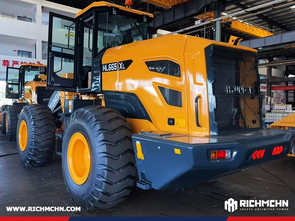 Canada - 2 Units HYUNDAI HL665XL Wheel Loaders