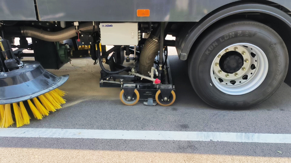 XCMG Launches All-Season Electric Sweeper