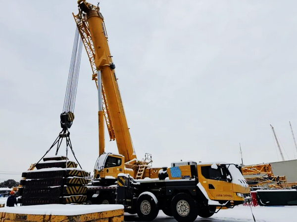 Enhancing Crane Safety Management in Snow and Severe Weather Conditions