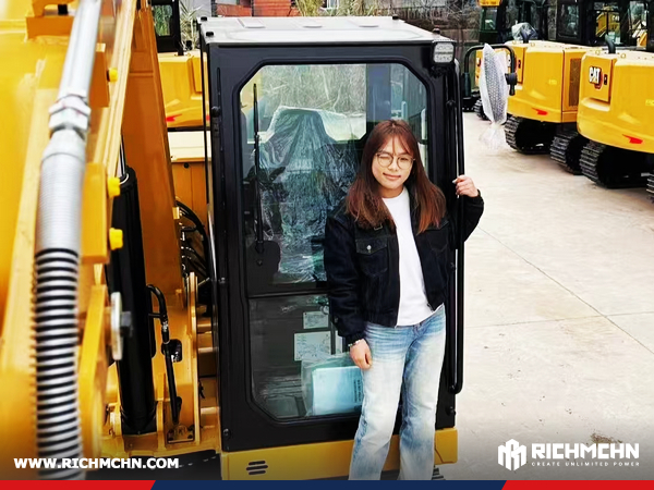 RICHMCHN Team Visits Suzhou Factory for Vlog Production