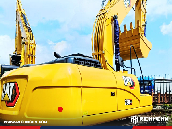 Peru - 1 Unit CAT 320G Hydraulic Excavator & 1 LIUGONG CLG4215D & 1 CLG766A Backhoe Loader & FL1204-1 Farm Tractor