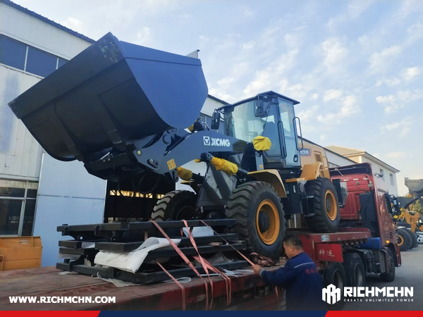 Argentina - 2 Units LUTONG LTS2404 Farm Tractors & 4 Units XCMG XC938 Wheel Loaders