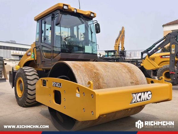 Algeria - 1 Unit XCMG XS143J Road Roller