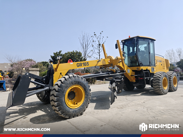 Algeria - 3 Units XCMG LW300KN & 2 ZL50GN Wheel Loaders & 2 GR165 Motor Graders