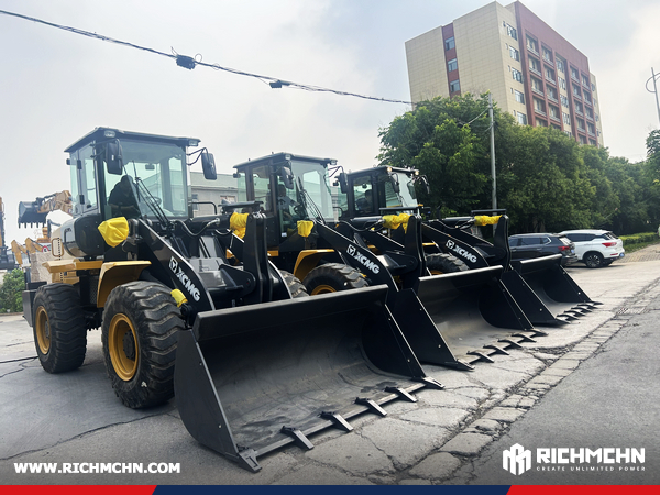 Algeria - 3 Units XCMG LW300KN & 2 ZL50GN Wheel Loaders & 2 GR165 Motor Graders