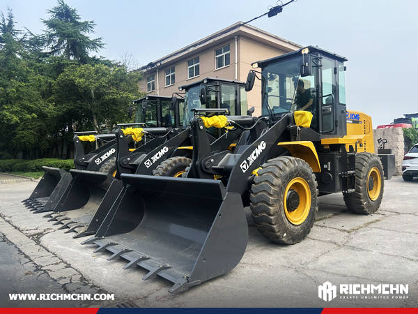 Algeria - 3 Units XCMG LW300KN & 2 ZL50GN Wheel Loaders & 2 GR165 Motor Graders