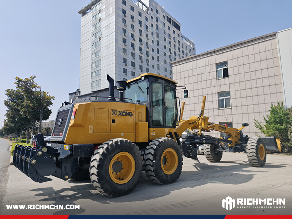Algeria - 3 Units XCMG LW300KN & 2 ZL50GN Wheel Loaders & 2 GR165 Motor Graders