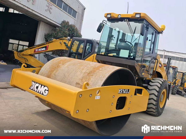Algeria - 1 Unit XCMG XS143J Road Roller