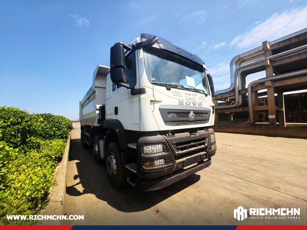Algeria - 1 Unit SINOTRUK ZZ3317V3267B1 Dump Truck & 1 SHACMAN F3000 Dump Truck & 1 F3000 Mixer Truck & 1 SHACMAN Sprinkler Truck